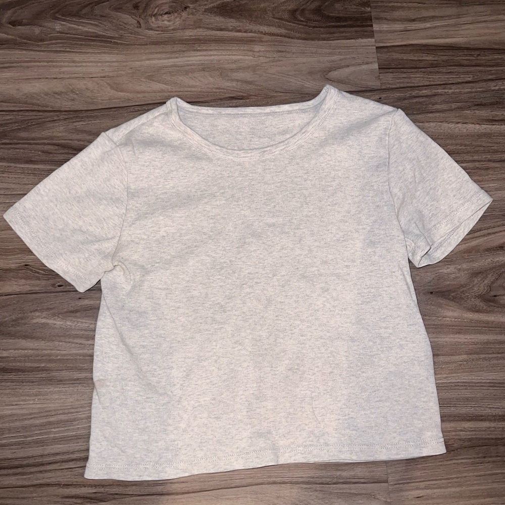 Brandy Melville crop tee